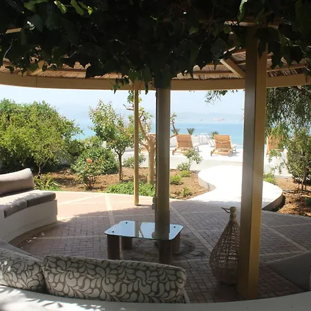 Paradise In Naxos 3*