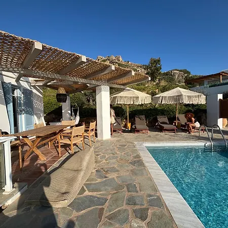 Hotel Paradise In Naxos 3*