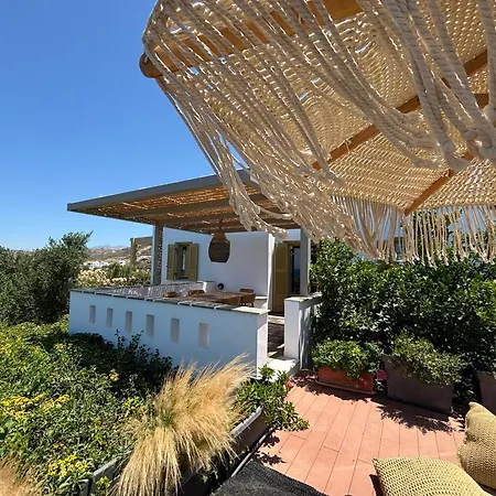 Paradise In Naxos 3*