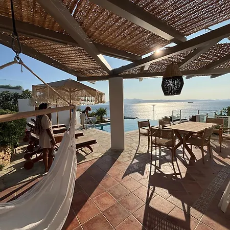 Paradise In Naxos Pláka