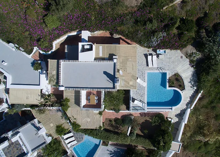 Paradise In Naxos 3* Плака